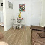 Apto No Centro, Com Otima Localizacao